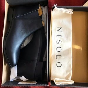 Nisolo black leather Chelsea boots